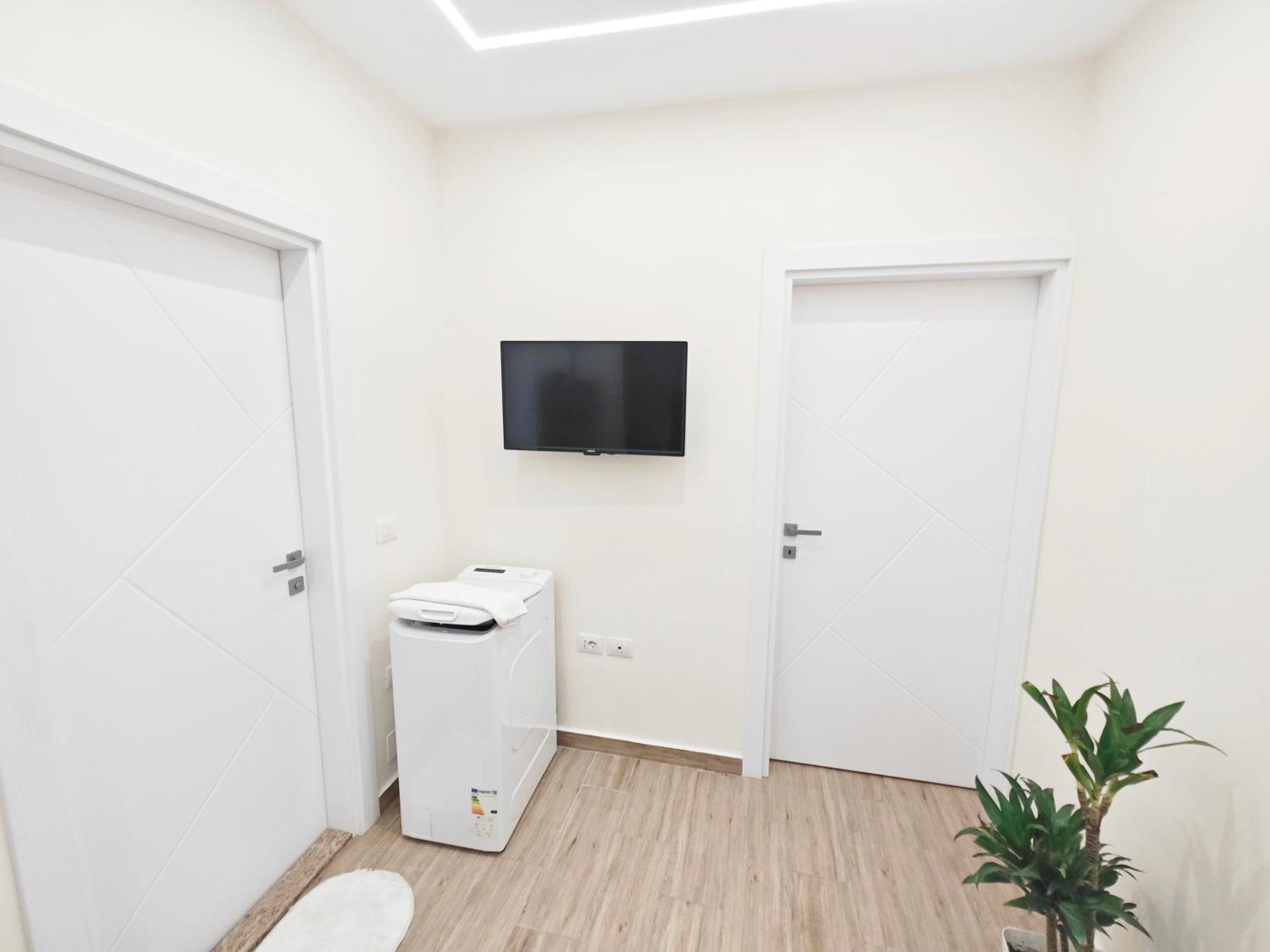 New Apartment Close To Sea And Downtown Vlore Ngoại thất bức ảnh